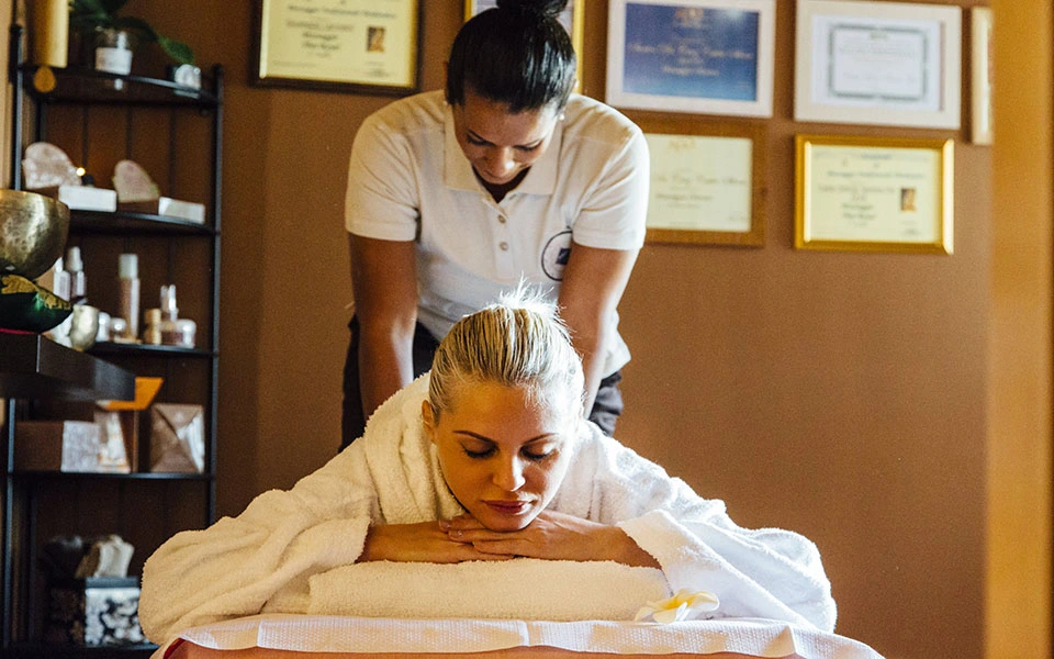 MASSAGGI AYURVEDICO MASSAGGI AYURVEDICO